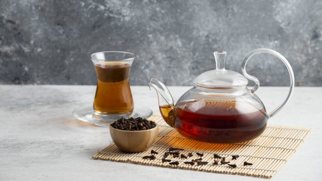 Chás que reduzem ansiedade e melhoram o sono naturalmente