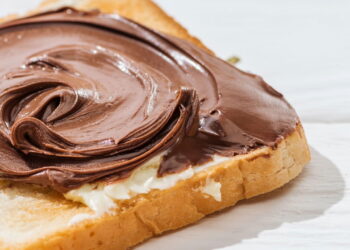 Nem brigadeiro, nem pudim: a sobremesa com 2 ingredientes que não vai ao fogo