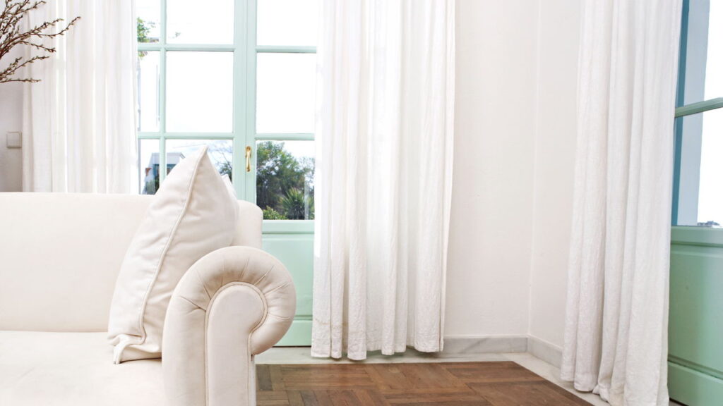 O truque de limpeza esquecido: como o vinagre pode renovar suas cortinas