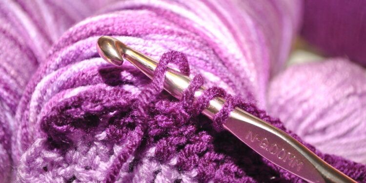 Sousplat de crochê transforma qualquer mesa com charme e cuidado