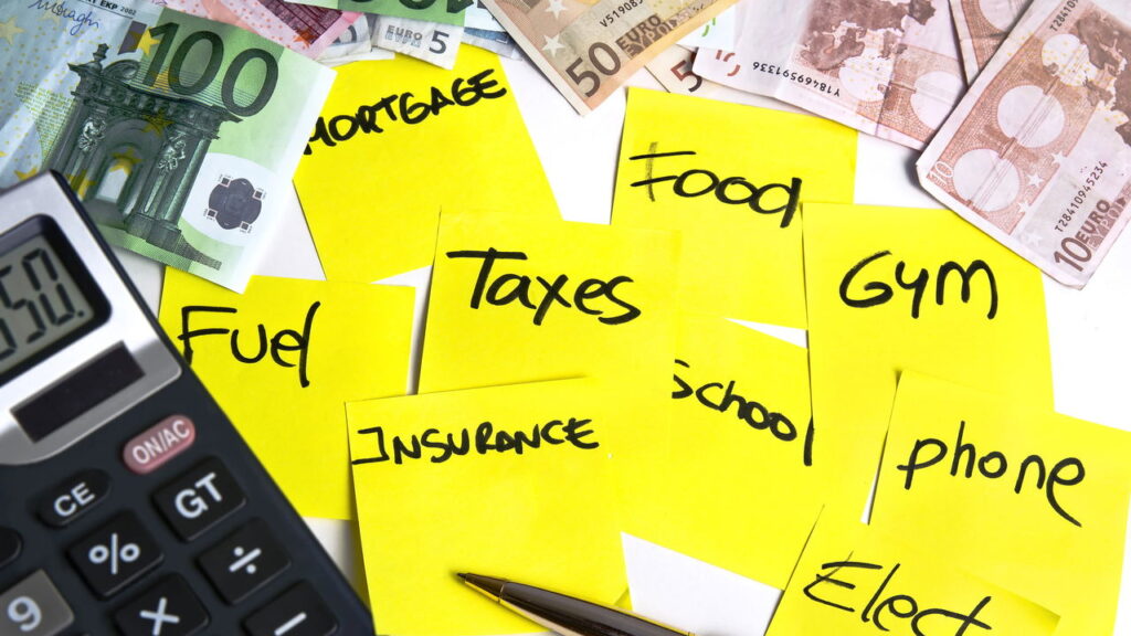 Formas de economizar e melhorar sua vida financeira