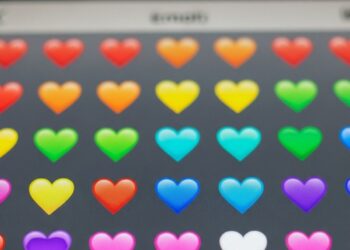 O que significam as cores dos corações do WhatsApp e quando usar