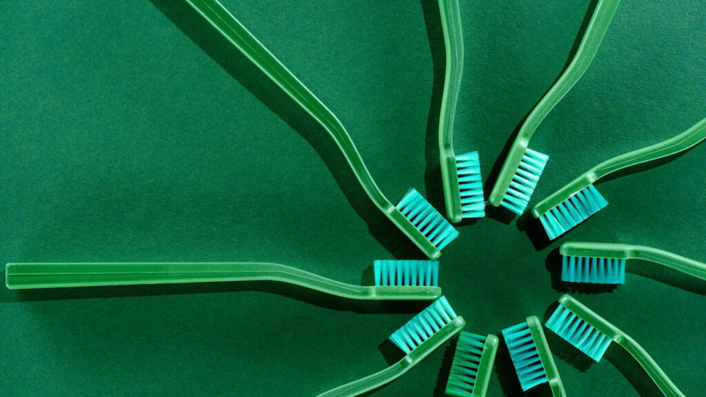 Você nunca mais vai jogar fora sua escova de dentes depois de saber disso