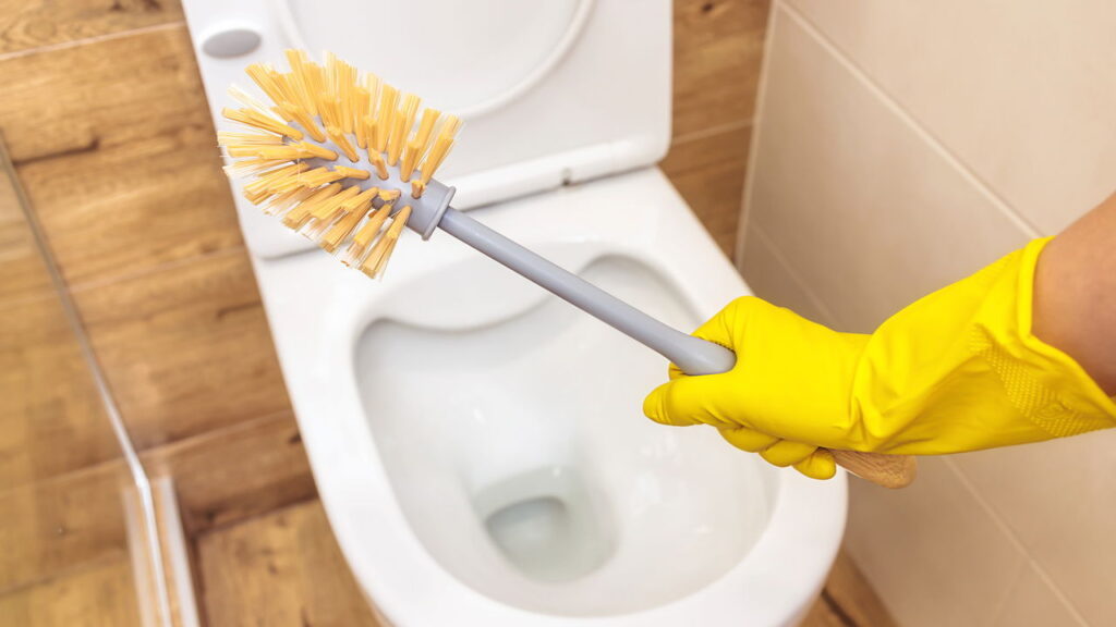 As melhores receitas caseiras para deixar o banheiro impecável