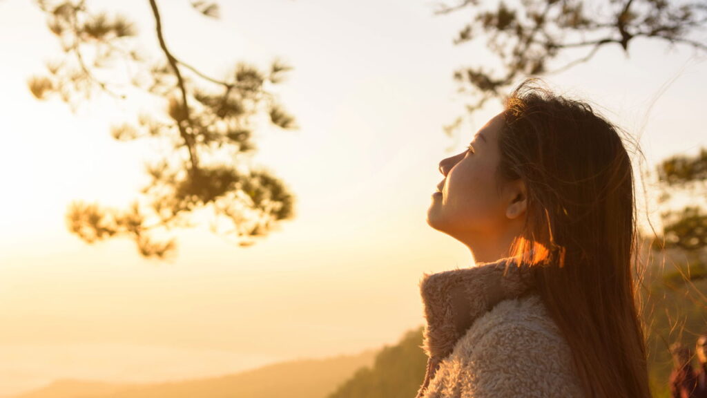 Fazer isso pela manhã regula o humor, segundo psiquiatras