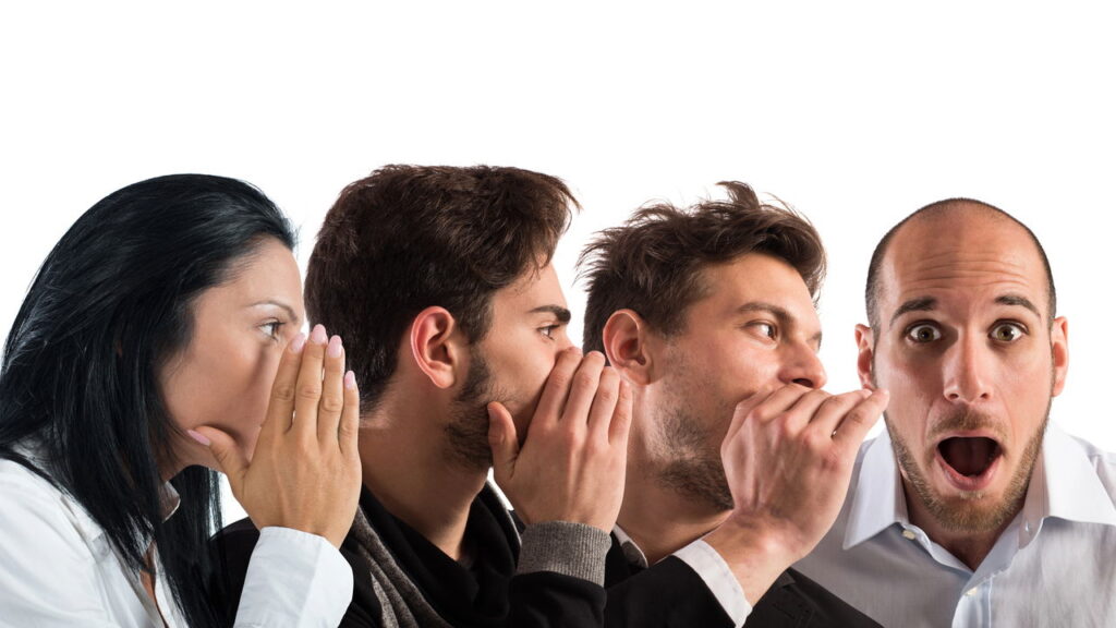 Por que amamos ouvir fofocas segundo a psicologia?