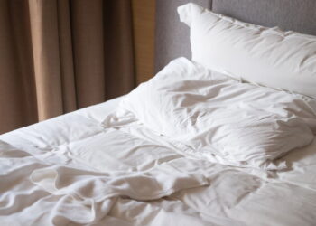 Não jogue fora aquela fronha gasta ou rasgada: transforme-a em algo bonito e útil para sua casa