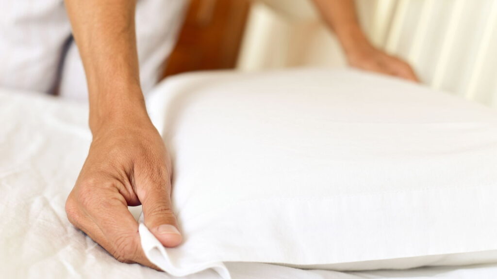 Não jogue fora aquela fronha gasta ou rasgada: transforme-a em algo bonito e útil para sua casa