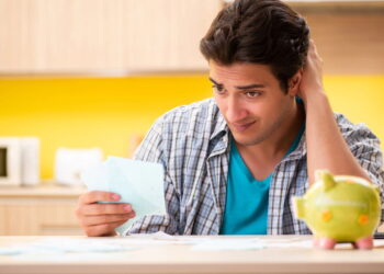 Economia em casa começa com atitudes que cabem na sua rotina