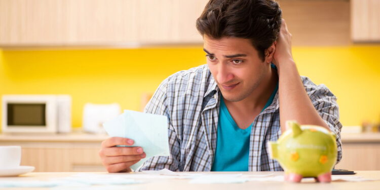 Economia em casa começa com atitudes que cabem na sua rotina