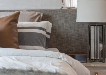 Renove seu quarto com cabeceira alternativa simples e criativa