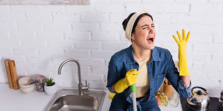 Mitos de limpeza que você ainda acredita e podem estar prejudicando sua casa