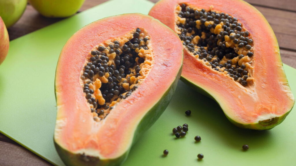 Fruta tropical rica em nutrientes e fácil de consumir no dia a dia é fácil de cultivar