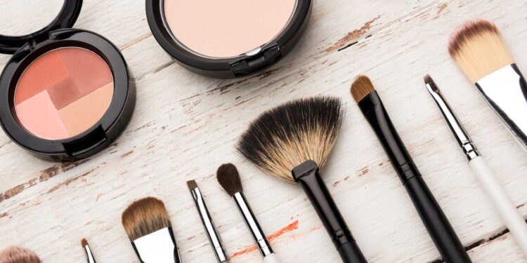 Como fazer sua maquiagem durar horas sem retoques!