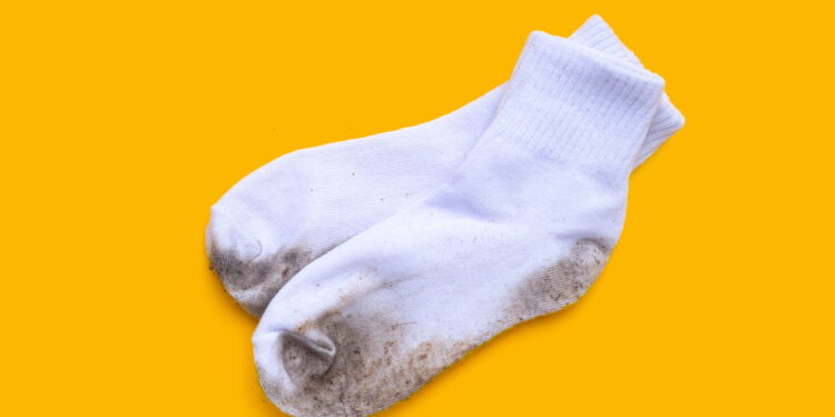 Ação clareadora que penetra nas fibras e remove o acúmulo de sujeira