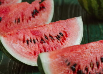 Com este guia rápido você pode ter uma produção excelente dessa fruta refrescante!