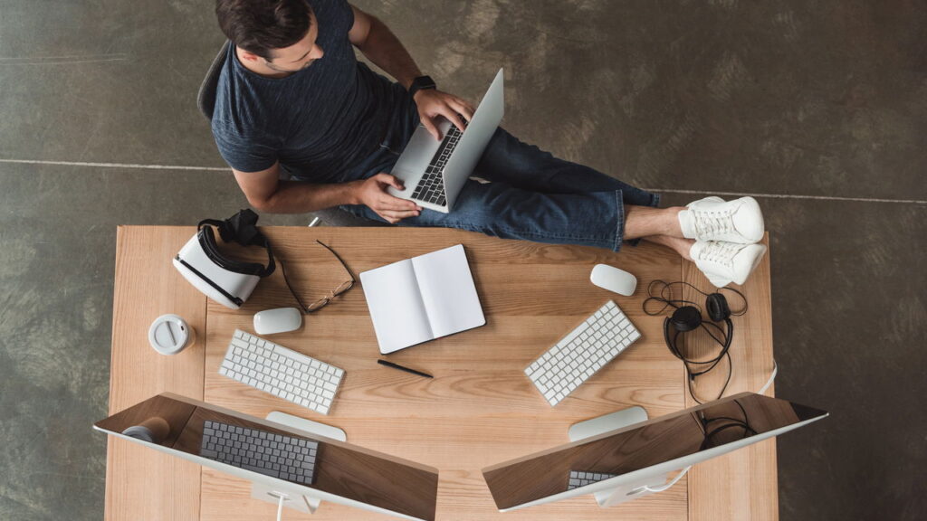 A forma como você organiza sua mesa de trabalho pode refletir seu humor