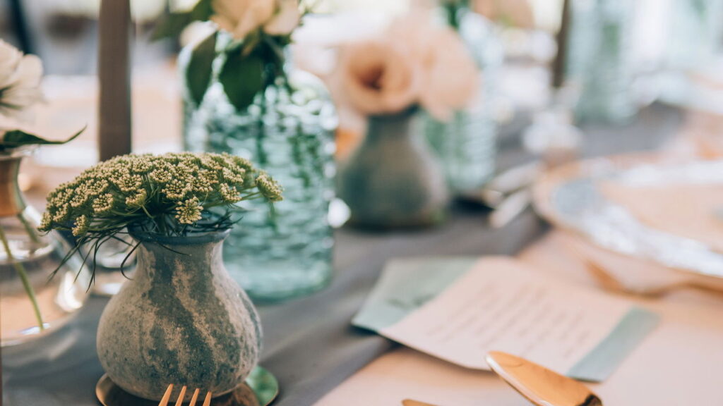 A melhor forma de decorar sua mesa na primavera sem gastar muito