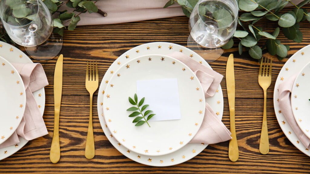 Truques criativos para montar uma mesa linda usando o que você já tem