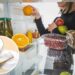 O truque caseiro que elimina o mau cheiro da geladeira em poucas horas sem gastar muito