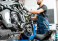 Manutenção preventiva em motos garante segurança, desempenho e economia no dia a dia