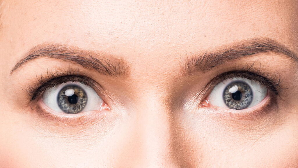 Piscar frequente dos olhos indica sistema nervoso em estado de alerta máximo, explicam especialistas