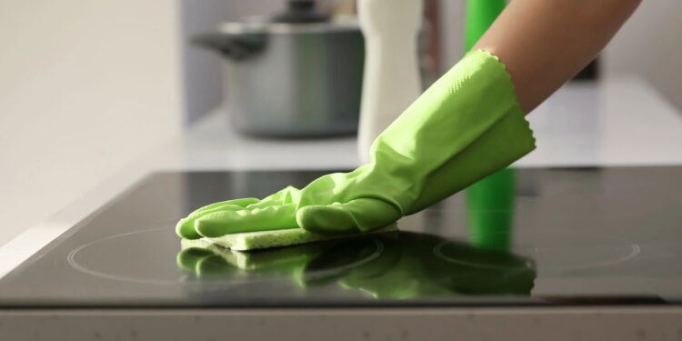 A rotina de dona de casa organizada que está virando tendência