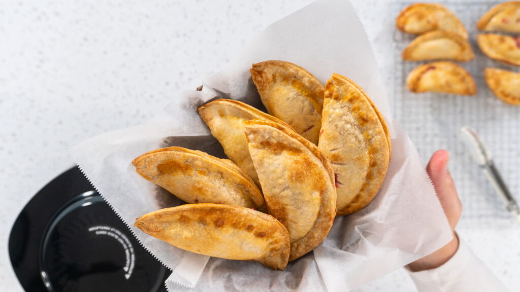 Nem fritura, nem gordura: pastel crocante que está fazendo sucesso