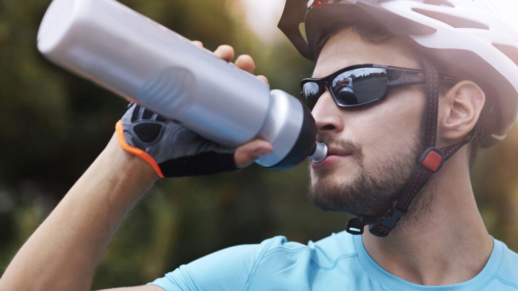 Hidratação adequada aumenta o desempenho físico, segundo médico esportivo