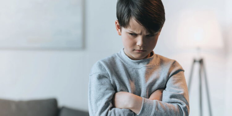 Por que algumas pessoas rejeitam abraços segundo a psicologia?