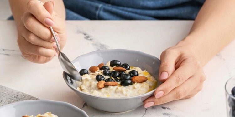 Nem café, nem energético: o que realmente dá mais energia no dia a dia