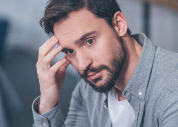 Como identificar se alguém está mentindo segundo a psicologia