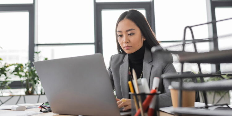 Inteligência artificial vai mudar o mercado de trabalho, segundo economista