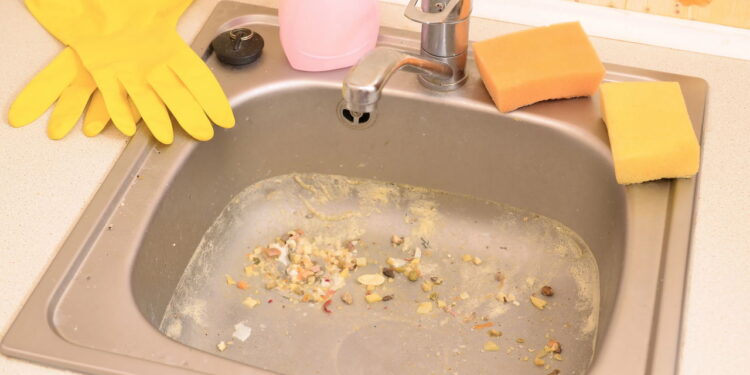 Pia sem cheiro com a mistura caseira mais eficaz de todas