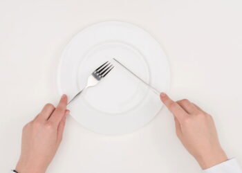 O hábito de pular essa refeição prejudica o metabolismo, segundo endocrinologistas