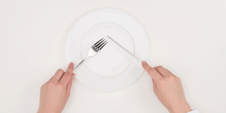 O hábito de pular essa refeição prejudica o metabolismo, segundo endocrinologistas