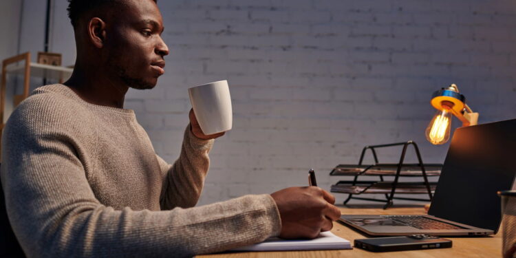 Por que nos sentirmos mais produtivos à noite segundo a psicologia