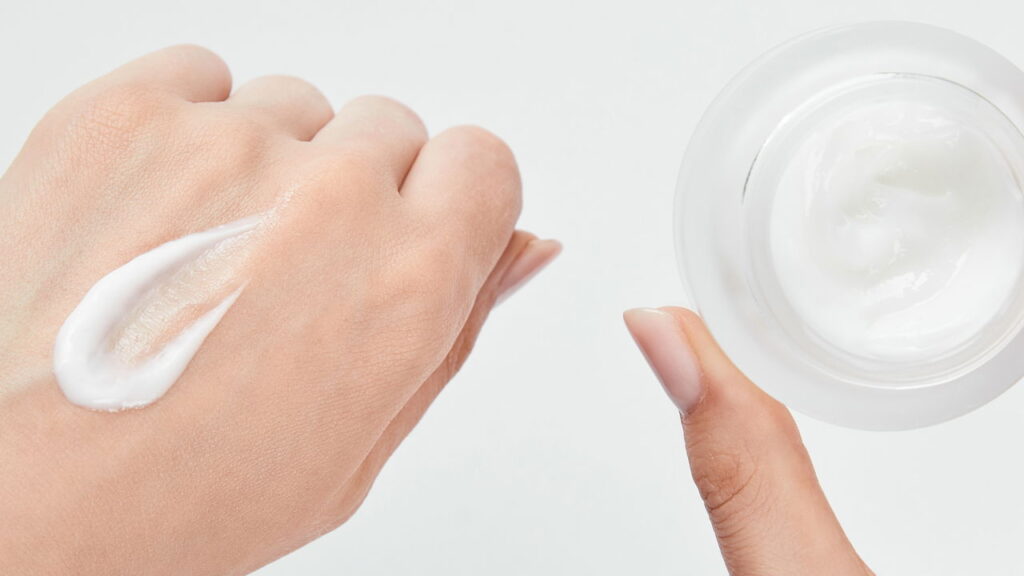 Os primers que reduzem poros e controlam oleosidade em 2025