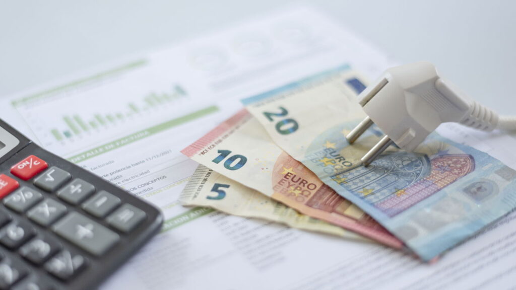 Economia em casa começa com atitudes que cabem na sua rotina