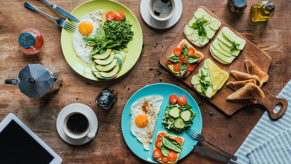 A cor dos alimentos no prato pode estimular o apetite, segundo nutricionistas