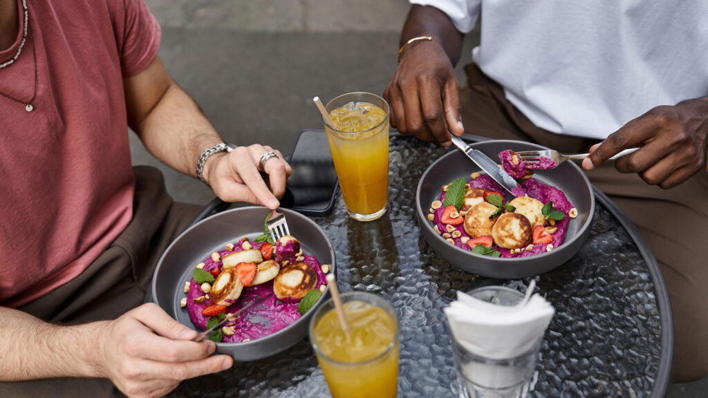 Hábitos durante as refeições que melhoram a digestão, segundo nutricionistas!