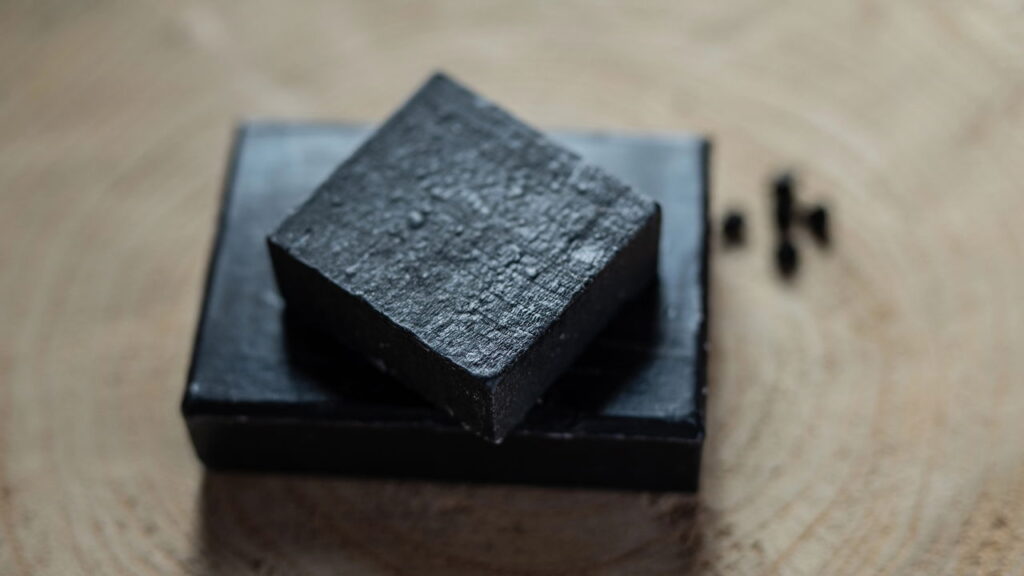 Esse sabão artesanal surpreende ao proteger plantações contra pragas