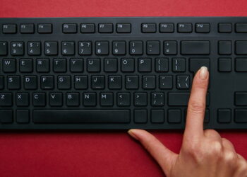 O que significa aquele ponto elevado em teclas como “F” e “J” no teclado?