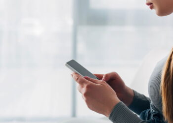 O que significa quando o celular vibra e não tem notificação?