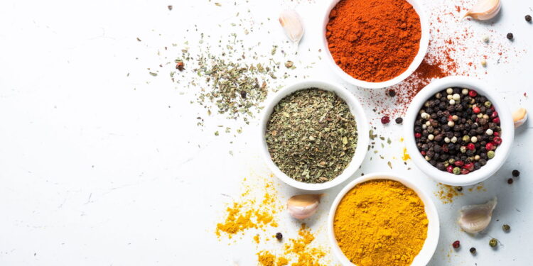 7 temperos baratos que deixam qualquer receita mais saborosa