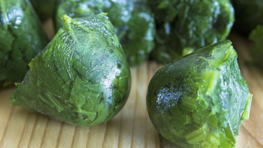 Gelo de ervas no azeite é a melhor forma de conservar temperos