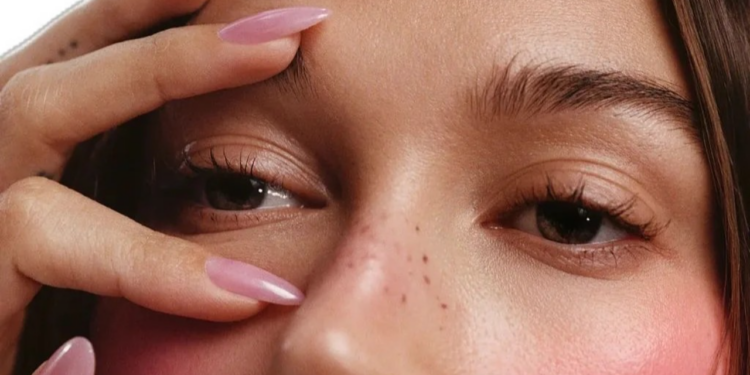 Essas unhas fizeram Hailey Bieber virar tendência mundial