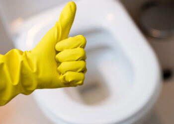 Textura abrasiva suave que auxilia na remoção de sujeiras leves