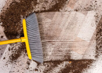 Não use vassoura para limpar a casa se tem alergia, use isso