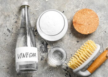 O ingrediente que você já tem em casa e limpa quase tudo